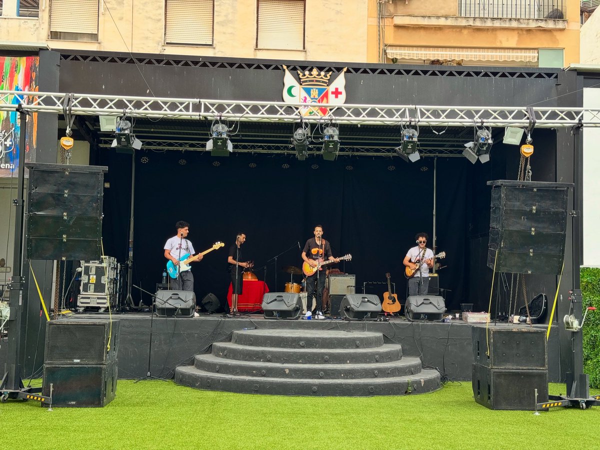 Sound check done for @somosantixenofobia ✔️

See you all tonight!

#soundcheck #livemusic #onstage #desertblues #concertvibes