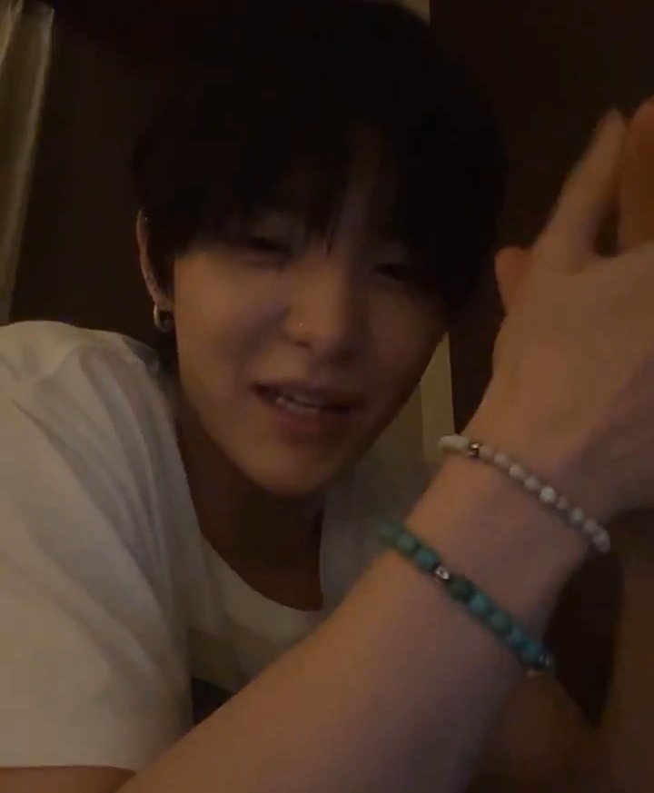 _hourlyjihoon's tweet photo. #JIHOON 📸 https://t.co/ydtfaybxeG
