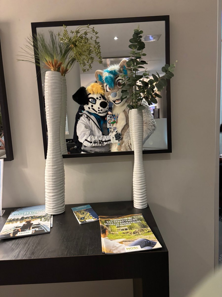 Which one is the bad dog ? 😏

<a href="/ErixaluAD/">Service Dog 💦</a> or <a href="/LaskyFurry/">Laskywawa. 🐕</a>