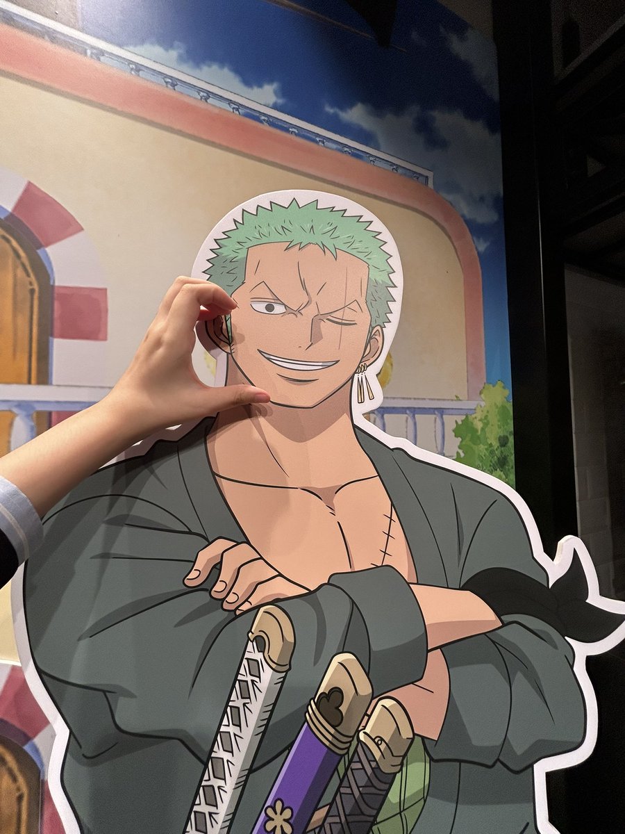 bleh_ee's tweet image. Went to the One Piece Café with my friends!! I had a lot of fun cosplaying Sanji :>