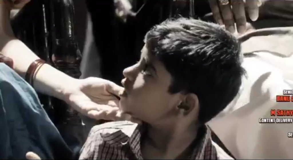 Sha_official143's tweet image. Me watching #cookwithcomali with my mom 

Sirippu varamatidhu maaa …..😒

 #CookuWithComaliSeason6