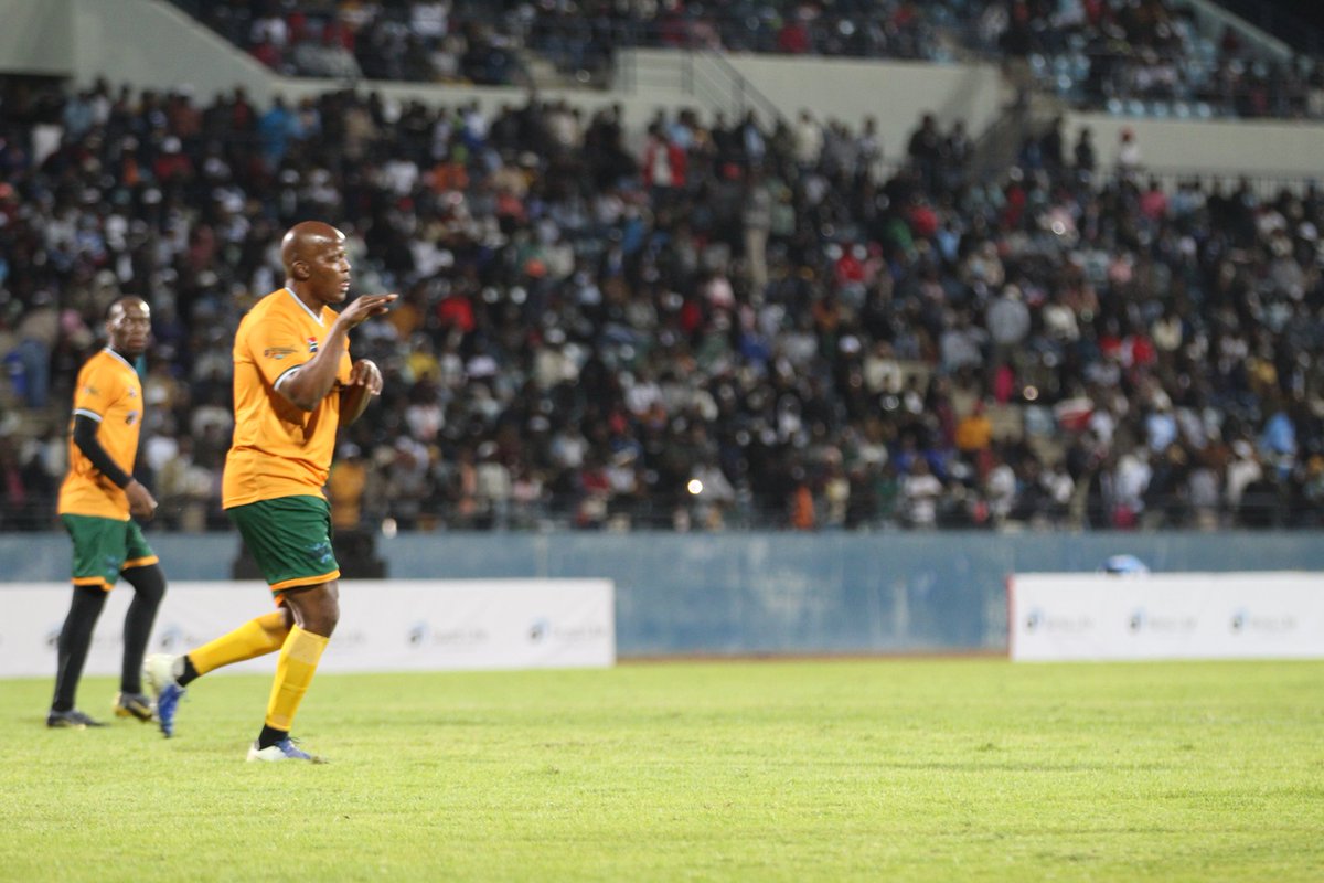 CLASH OF LEGENDS FINAL Latest: 85'  #KillerPass

Botswana Legends 1-4 South Africa 
Sekhana Koko || Cyril Nzama, Sephiwe Tshabalala, Katlego Mashego (brace)