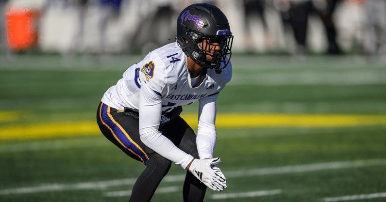1jettwatson's tweet image. After a great conversation with @CoachA_ECU I am blessed to receive an offer from East Carolina University! @grayson_fb @CoachSB_4theG @coach_them_up1 @CoachCarswell @Coach_AMHill @CoachStokowski @BigCoachMarvin @therealkwat