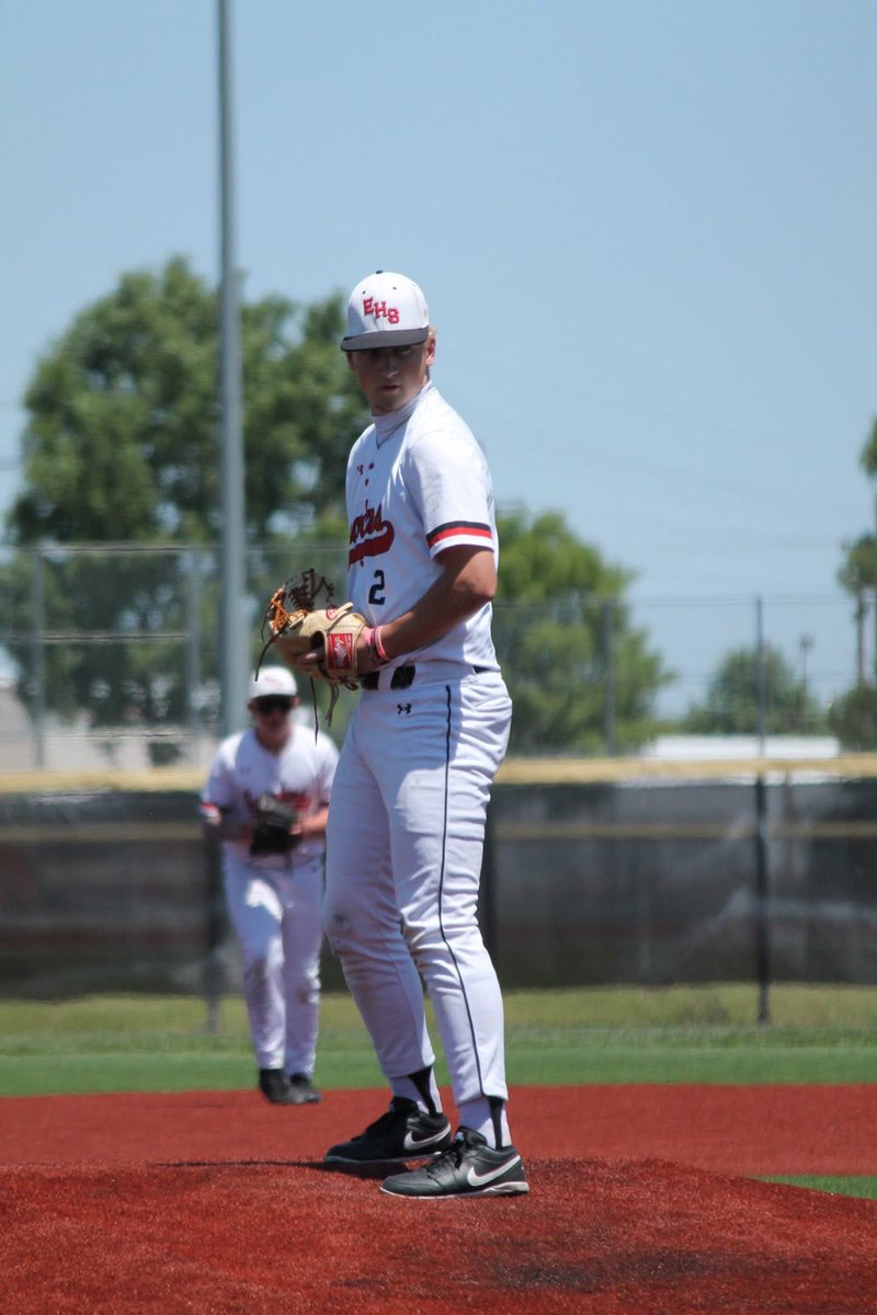 OwenRuge's tweet image. —Senior Season Stats—
•45 2/3 innings 
•66 Strikeouts 
•12 Earned Runs
•1.8 ERA
•Fastball:86-89 T 91 RPM 2200
•Slider:76-80 RPM 2800
•Curveball 70-74 

—End of Season Accolades—
1st Team All State 5A (Pitcher)
1st Team All Centennial League 
All State game (Pitcher)