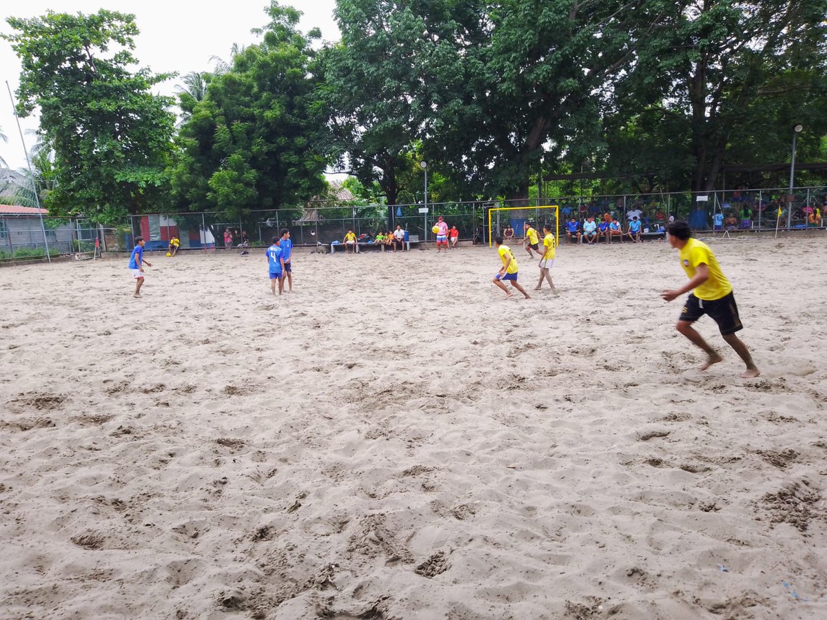 Otra tarde de fútbol ⚽ Toda la familia en un solo lugar nuestra cancha de fútbol playa en isla la pirraya gracias <a href="/Bitcoinbeach/">Bitcoin Beach</a> por su gran contribución a este bonito proyecto.
<a href="/IsaacGuerrero/">rafa</a> 
#TomasHernandez