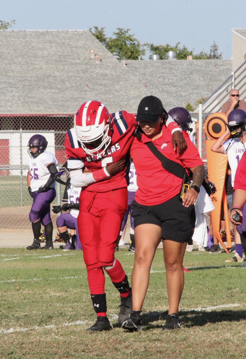 Mariana Martinez Athletic Trainer

Mariana is a 2015 LHS Alum and is headed into year 3 at LHS. She holds MA in Athletic Training and BA in kinesiology. She has stops at Portland U and Pacific U in Oregon. She is not only part of our football program but helps all LHS athletes.