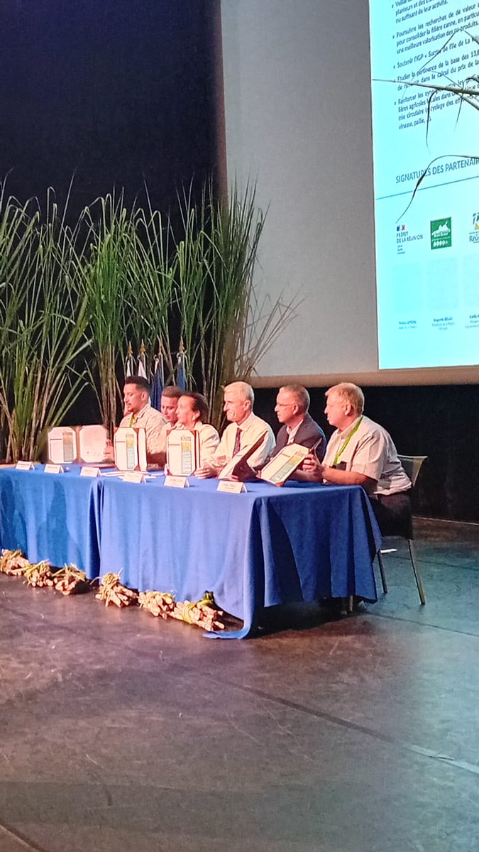 Lynda_Savaranin's tweet photo. #Etatgénérauxdelacanne #LaRéunion @outremer_gouv @gouvernementFR @Elysee @Agri_Gouv #Departement https://t.co/lPJFaw1Wiv
