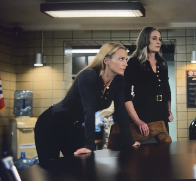 prentisxjareau's tweet photo. she has a thing... https://t.co/F0TH6EUlpc