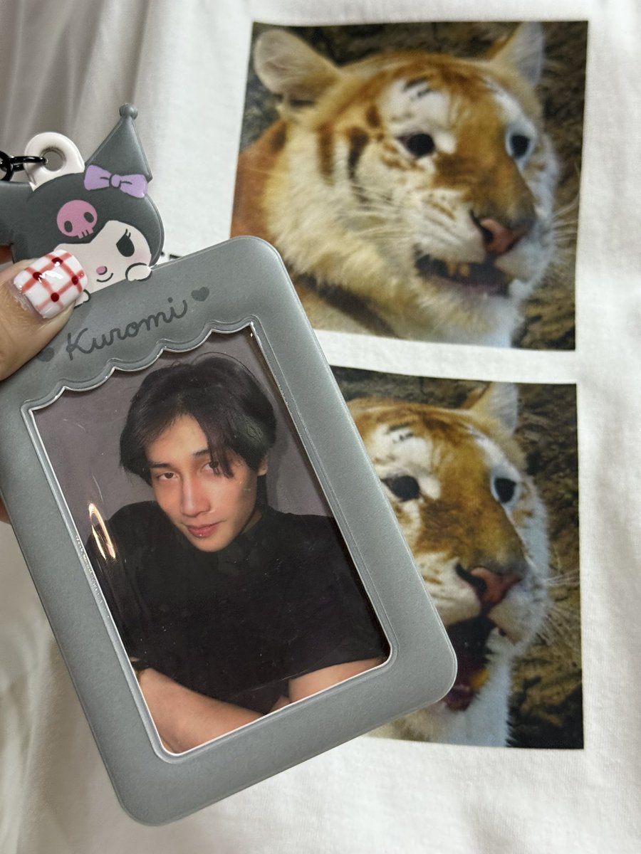 หม่าม๊าซื้อเสื้อน้องเอวาไปฝากน้องเอบี๋น้ะ 😃