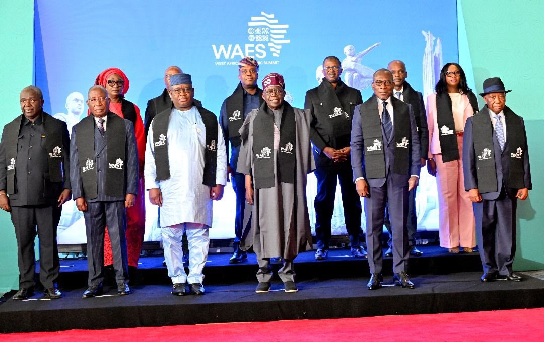 Tolu Ogunlesi, MON (@toluogunlesi) on Twitter photo โPres. Tinubu & I have agreed on full integration between Benin & Nigeria. The responsibility now lies with our ministers to implement it. Benin & Nigeria are more than twinsโwe are the same people. Let us show the region that integration is possible.โโ <a href="/PatriceTalonPR/">Patrice TALON</a> #WAES2025 โPres. Tinubu & I have agreed on full integration between Benin & Nigeria. The responsibility now lies with our ministers to implement it. Benin & Nigeria are more than twinsโwe are the same people. Let us show the region that integration is possible.โโ <a href="/PatriceTalonPR/">Patrice TALON</a> #WAES2025