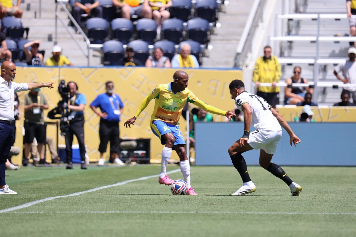 𝗙𝗨𝗟𝗟-𝗧𝗜𝗠𝗘

Downs 3️⃣-4️⃣ Dortmund 

⚽️👆 Ribeiro 11'
⚽️👆 Rayners 62'
⚽️👆 Mothiba 90'

#FIFAClubWorldCup2025 
#UNPLAYABLE