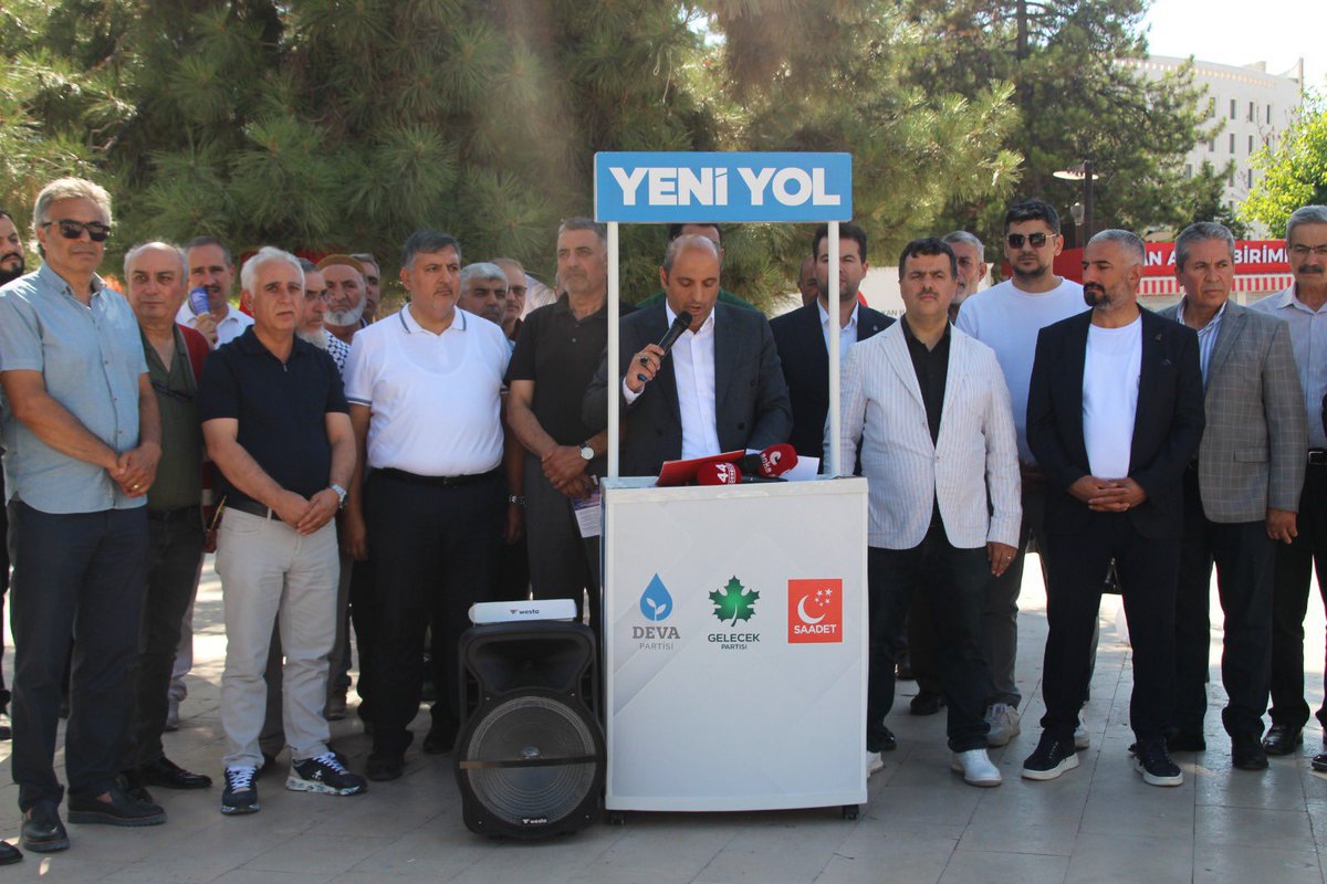 sinanakinci44's tweet photo. 📍Malatya Park AVM 

YENİ YOL Meclis Grubumuzun başlatmış olduğu “ Madde Bağımlılığıyla Mücadele” konulu basın açıklamamızı gerçekleştirdik. 

Basın açıklamamıza katılım sağlayan değerli basın mensuplarımıza teşekkür ederiz. 

Bu konu basın açıklamasıyla kısıtlı kalmayacak , Yeni Yol Meclis Grubumuz konunun üzerine gidecektir.  TBMM’de en yüksek sesle konuyu dile getirerek kanun teklifleriyle evlatlarımızın yok olmaması vatandaşlarımızın bu illetten kurtulması için canla başla çalışacaktır. 

Kamuoyuna Saygılarımızla.

@devapartisi 
@MalatyadaDeva 
@SaadetPartisi
@GelecekPartiTR 
@onurgunes44 
@Mustafa_Canbay_
@pasahanhukuk 
@elazigdeva