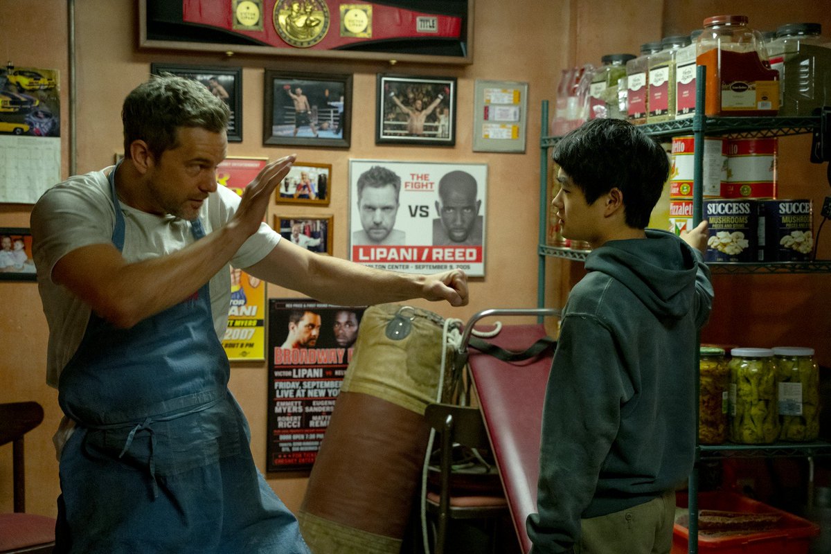 bjamieson's tweet image. Karate Kid Legends is surprisingly charming. The first hour where the protagonist, Li Fong ,trains a pizza shop owner (portrayed wonderfully by Joshua Jackson) for a boxing match is the highlight. Paradoxically the karate tournament is where things stop working.
3/4