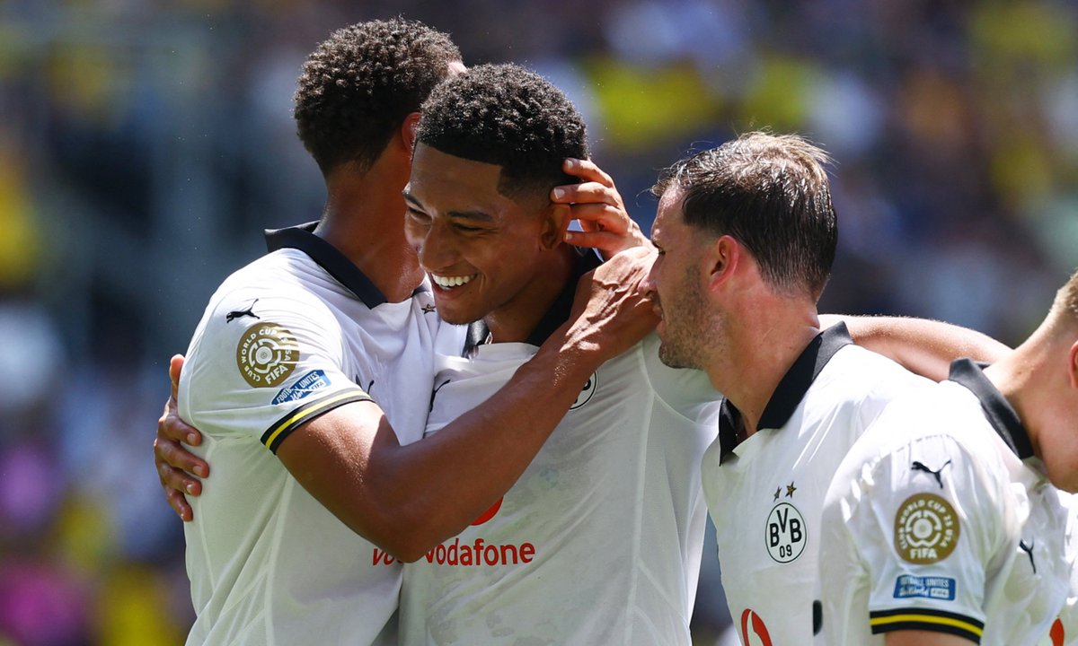 Bellingham, Dortmund'da siftahı erken yaptı

ntvspor.net/futbol/belling…

Foto: Reuters