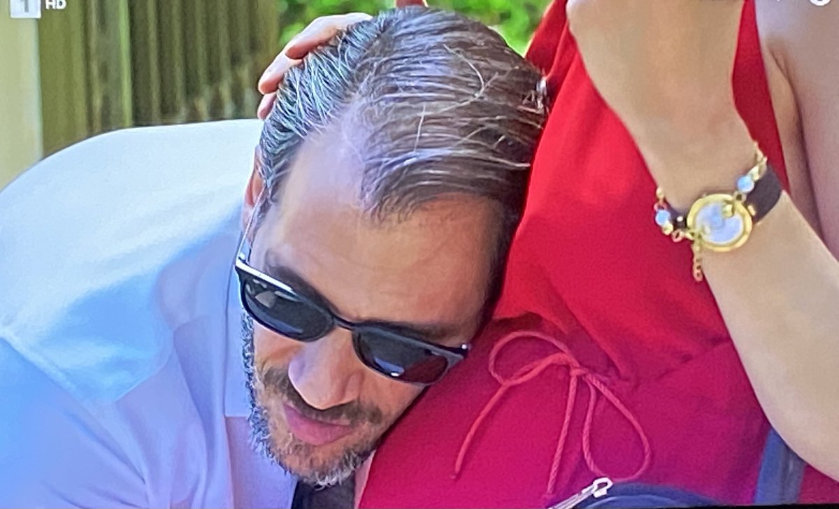 - Ελα με ακούς;  Θέλω κι άλλο κύκλο !!#MamaStaKryfa