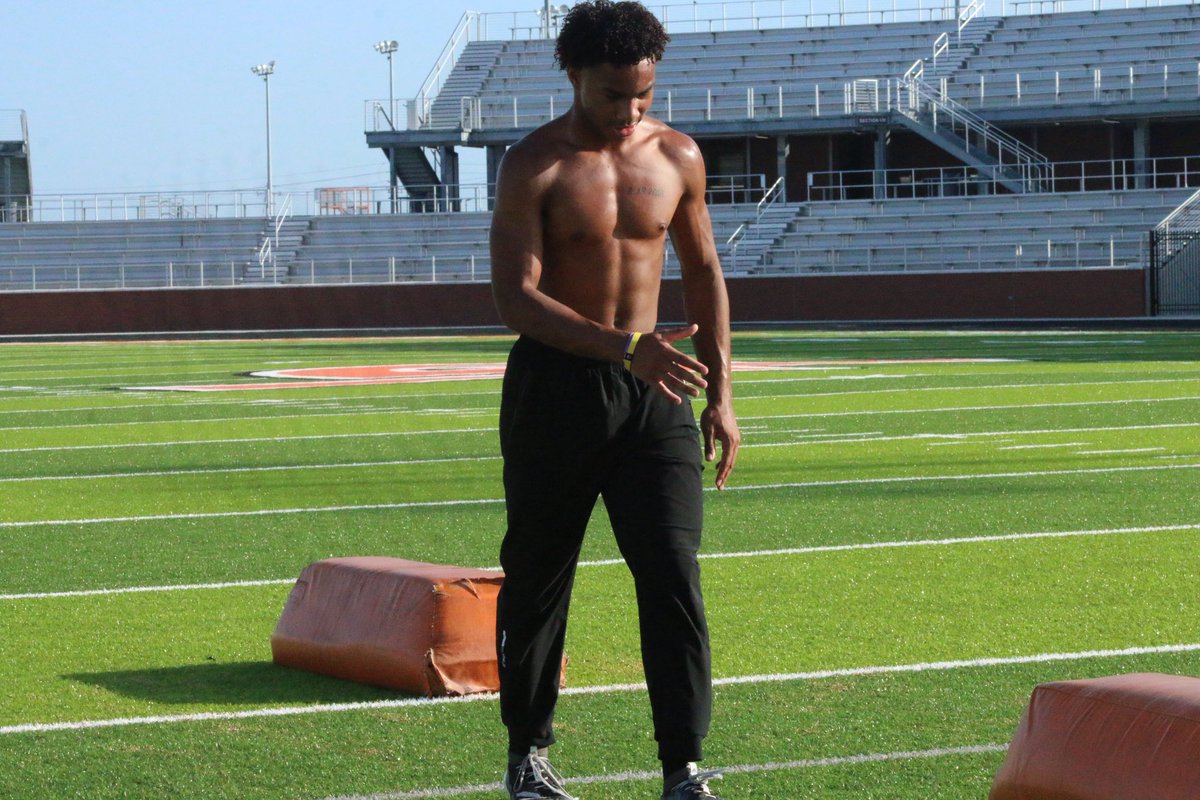 JournellSda3's tweet photo. my work never stops #LPFOOTBALL https://t.co/U9kdRXUfja