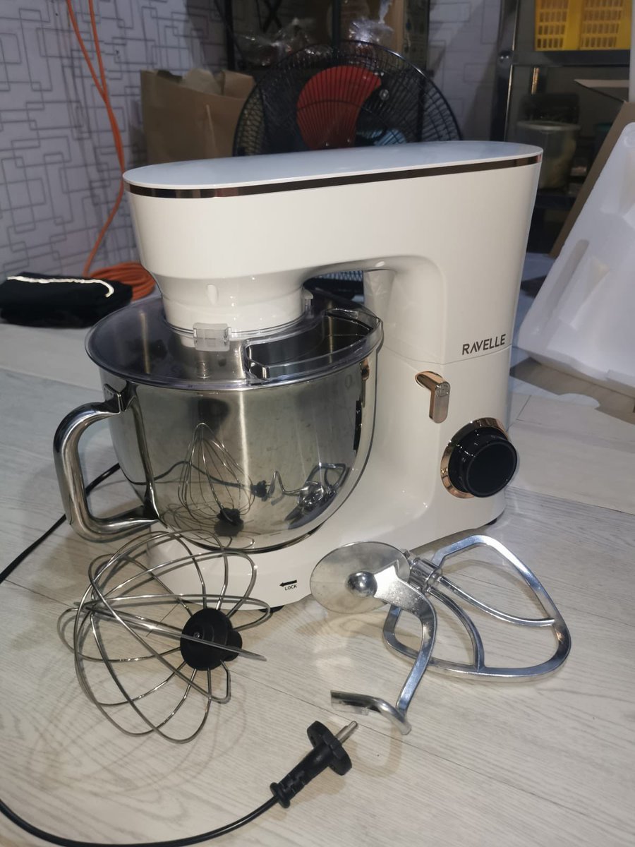 ChocoMint_011's tweet photo. Dijual mixer preloved merk Ravelle 7L, 1750k nett. minat DM yaa https://t.co/1EIYRWx0yb