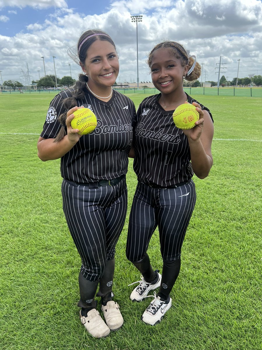 bombersGold16u's tweet image. 2025 TFL Champion Bomb Squad!  Dani Maloney &amp;amp; KK Mason with BOMBS today!

💣💣🔥🔥🥎🥎🚀🚀

#bombersacademy
#playerdevelopment
#BlueBloods