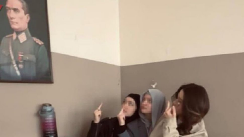 Sınırdışı haberini bekliyorum