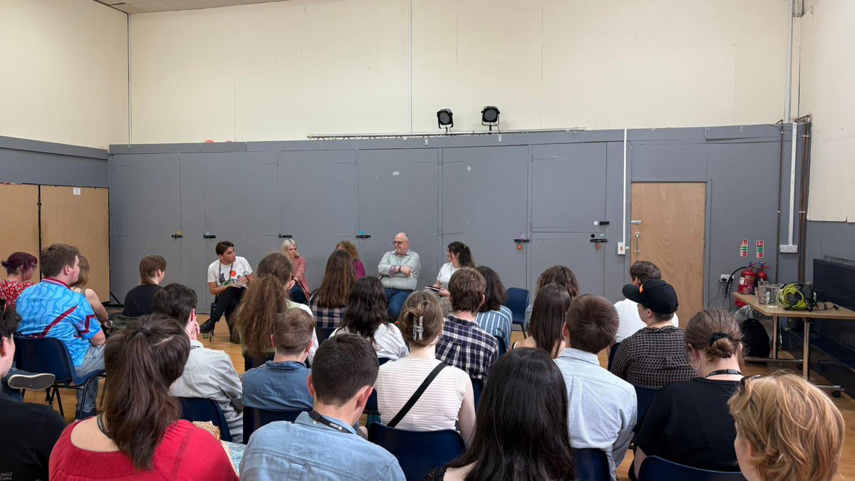 Lab4TransRights's tweet image. Thank you to everybody who joined us for our Labour for Trans Rights fringe event at @YoungLabourUK and @LabourStudents Congress today - standing room only!
Young members will always stand for trans rights ✊🏳️⚧️