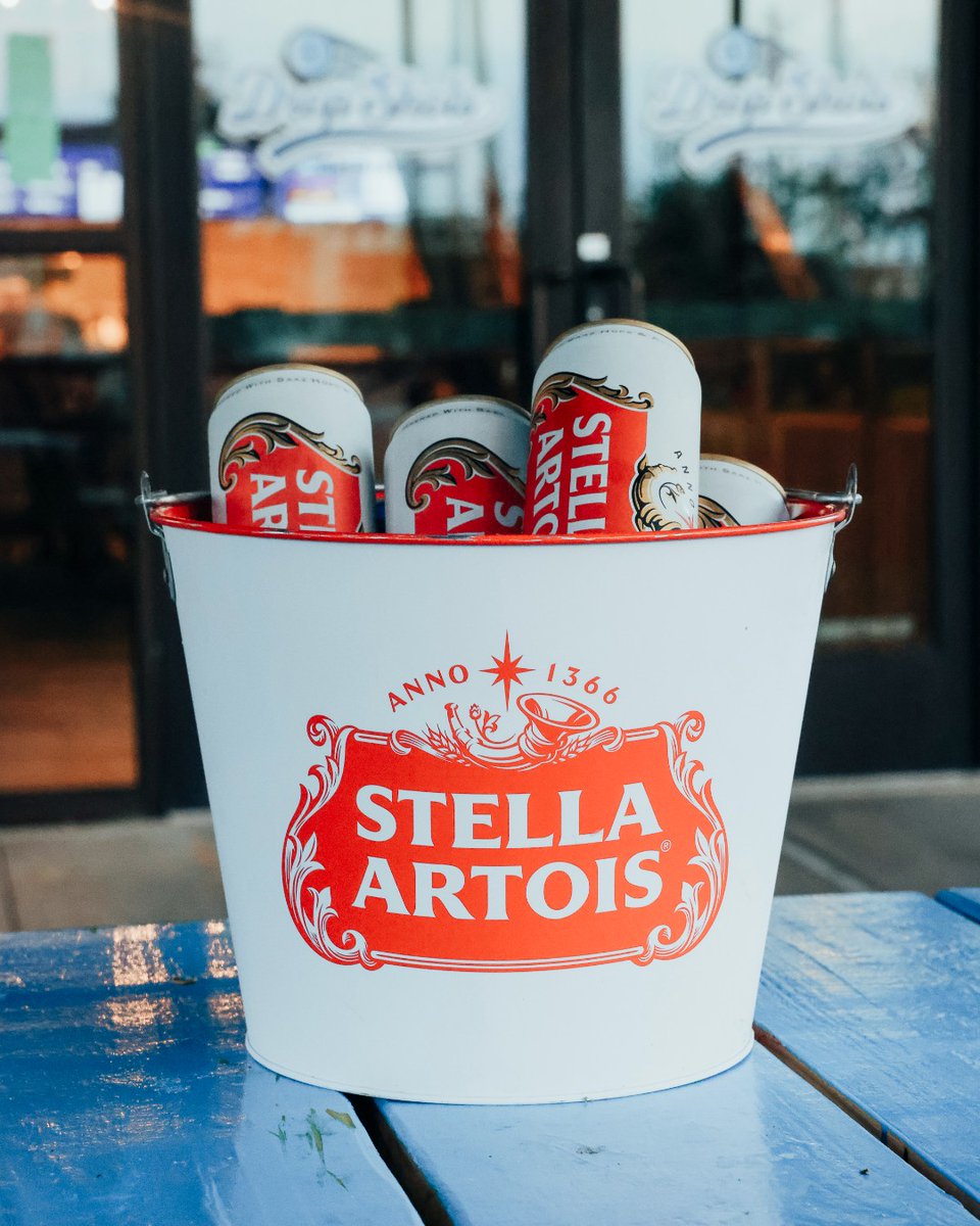 HoustonSSC's tweet image. What’s the best post-pickleball snack? Pizza or an ice-cold @StellaArtois?  

Settle the score in the comments!