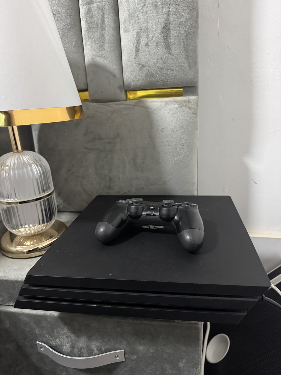 FOR SALE 💥💥💥💥

PS4 PRO WITH FC25 ONLINE AND OFFLINE 

IT HAS A MONTH PS PLUS SUBSCRIPTION

AVAILABLE GHC3550.00