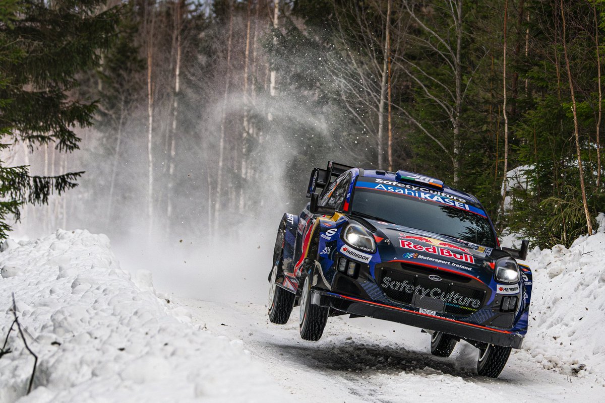 Aquí un enamorado del Rally Sweden.