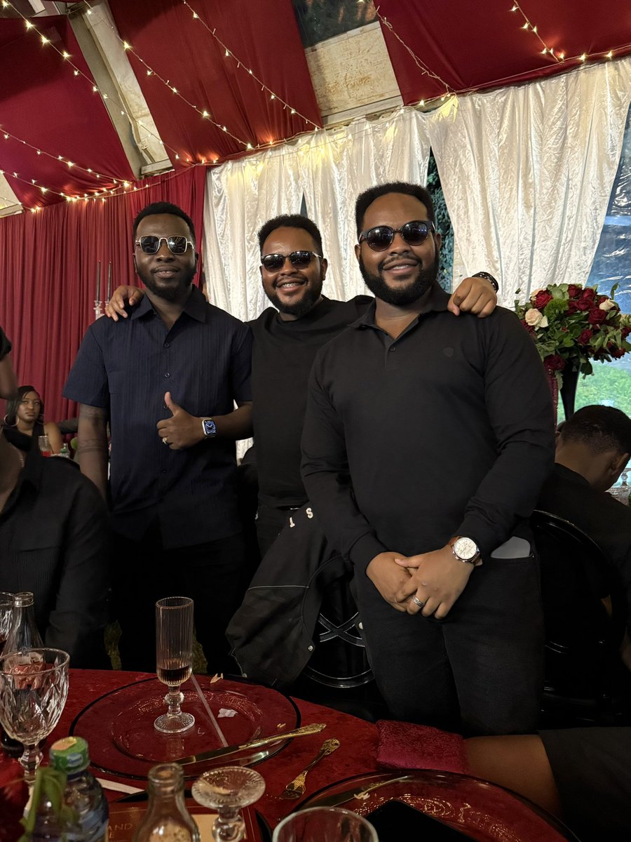 😎 With le tech twins