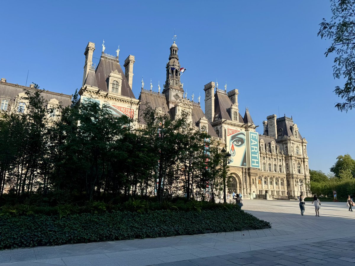 Want greener, cooler cities that are a “breath of fresh air?“ In case you thought Paris wasn’t ambitious enough this weekend, on top of our new exhibition, they opened the wonderful new “Urban Forest” in the square in front of City Hall! Part of Anne Hidalgo &amp; her great team’s