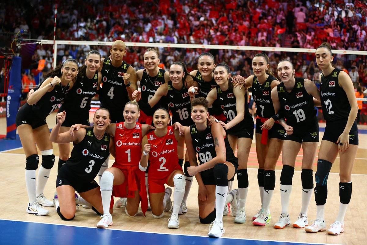 #FileninSultanları ile yine gurur duyduk.

Voleybol Milletler Ligi’nde Güney Kore’yi set vermeden mağlup eden millî takımımızı yürekten tebrik ediyorum. 🇹🇷