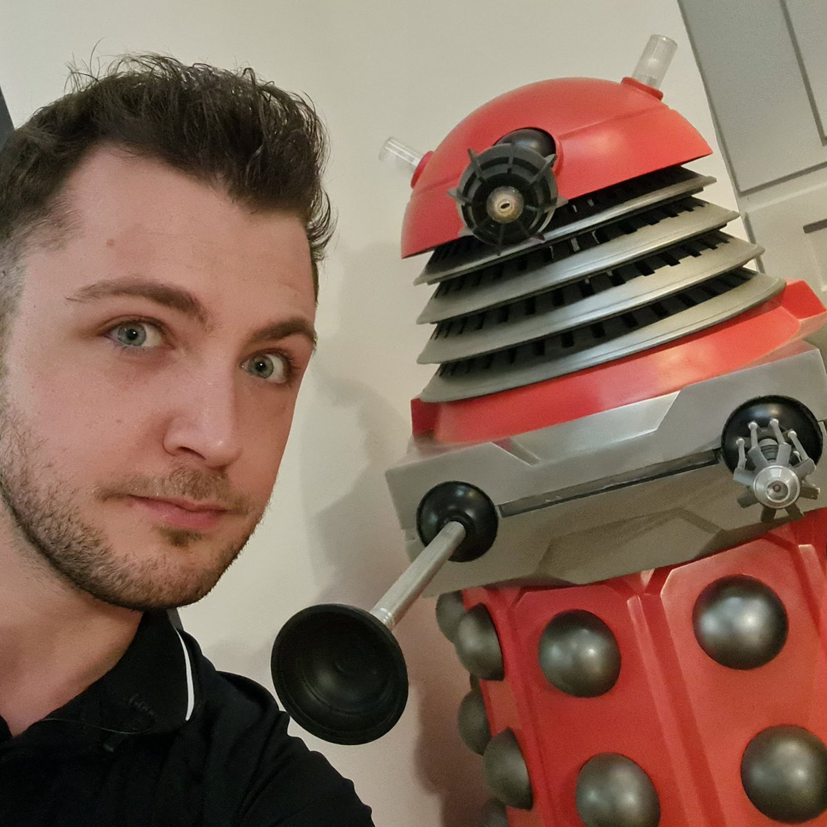 SomeBoiOnlineYT's tweet image. Had a dodge over to see @Chart_666's Dalek Drone from Doctor Who Live, which is currently on display at @PboroMuseum's "Adventures in Time and Space" exhibit.

Connor has been kind enough to allow @faeleryn to mould some parts for the next #RestorationoftheDalek episode!