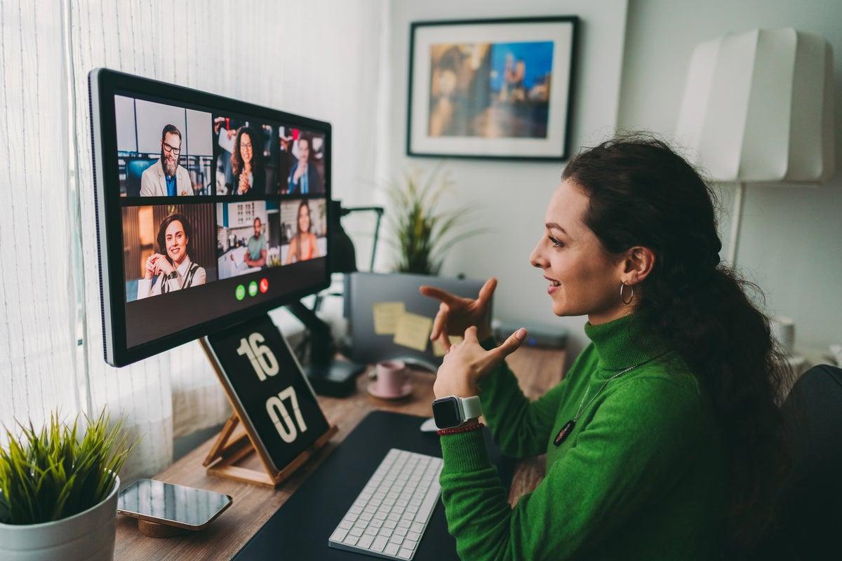 Watchdog finds ‘rampant abuse’ of telework by federal employees before Trump ended it independent.co.uk/news/world/ame…