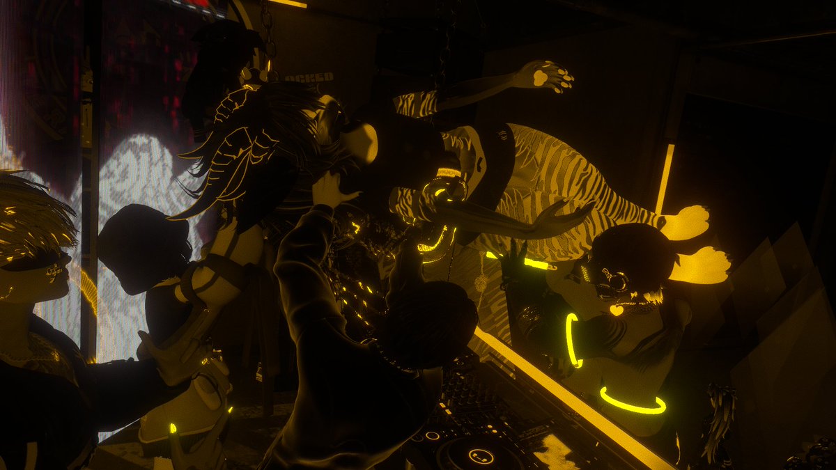 Gotta love it when my headset disconnects mid set, so my body inverts and starts to crowd surf lmfao