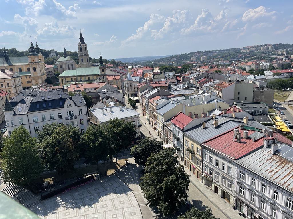 kx2503's tweet photo. @olasempruch @krzysztof1985 To jest najbardziej niedocenione miasto w Polsce. https://t.co/ErtJ4e7y3B