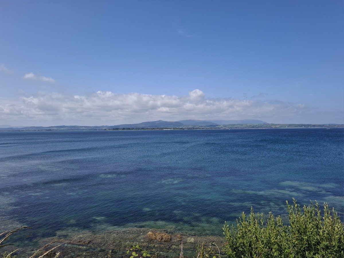 ClancyGallery's tweet image. Always a different view in An Rinn
@ClancyGallery @GaeltachtDeise @VisitWaterford @VisitDungarvan @FestTune @Waterfordcamino @IrelandsAncient @WaterfordPocket #contemporaryirishart #Tiparmmusicpublishing @ColaistenaRinne #coastalwalksireland #seaswimmingireland @cliffhousehotel