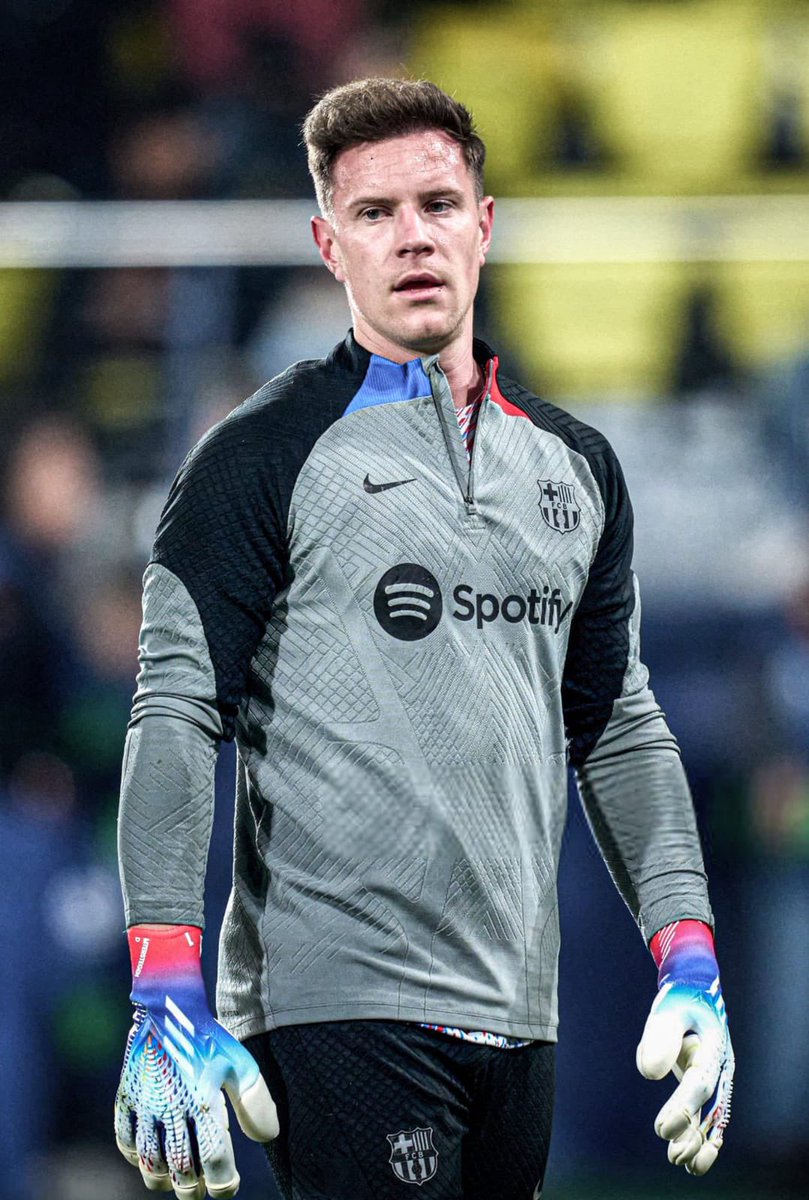 راديو كاتلونيا 🚨🚨
 هناك شكوك كبيرة حول ركبة تير شتيغن 🦵

الركبة نفسها أصيب فيها عام 2018 ولعب لعام ونصف مع آلام مزمنة، قبل أن يخضع لعملية تنظيف بالمنظار في الركبة

النادي يرى أن شتيغن ليس جاهز، قد يصل إلى جاهزيته لكن هذا يحتاج وقت أولاً، وثانياً يحتاج الكثير من الدقائق ليعود