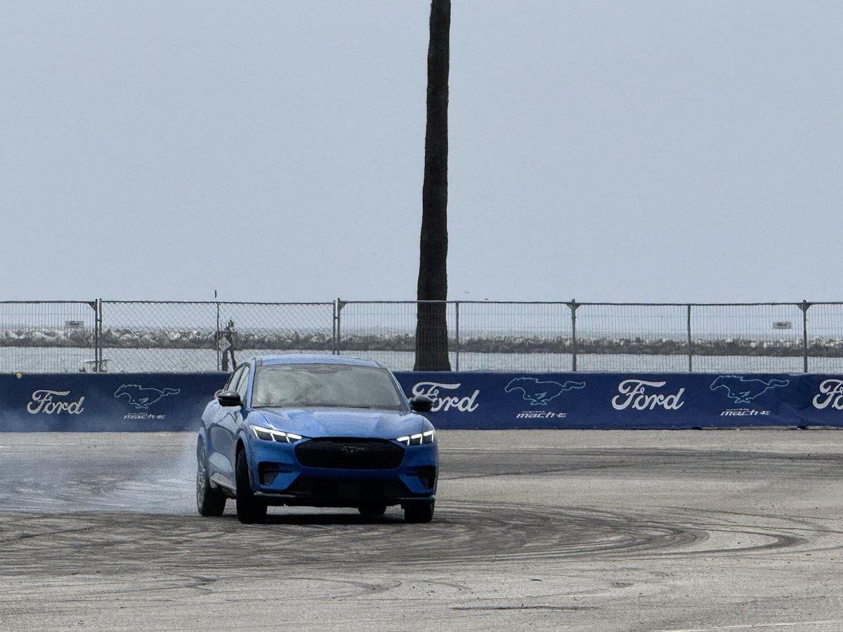 ThatsITLA's tweet image. The Ford Thrill Zone Experience at the Electrify Expo. Professional drifting experience. @Ford @ElectrifyExpo #electrifyexpo #Ford #drifting