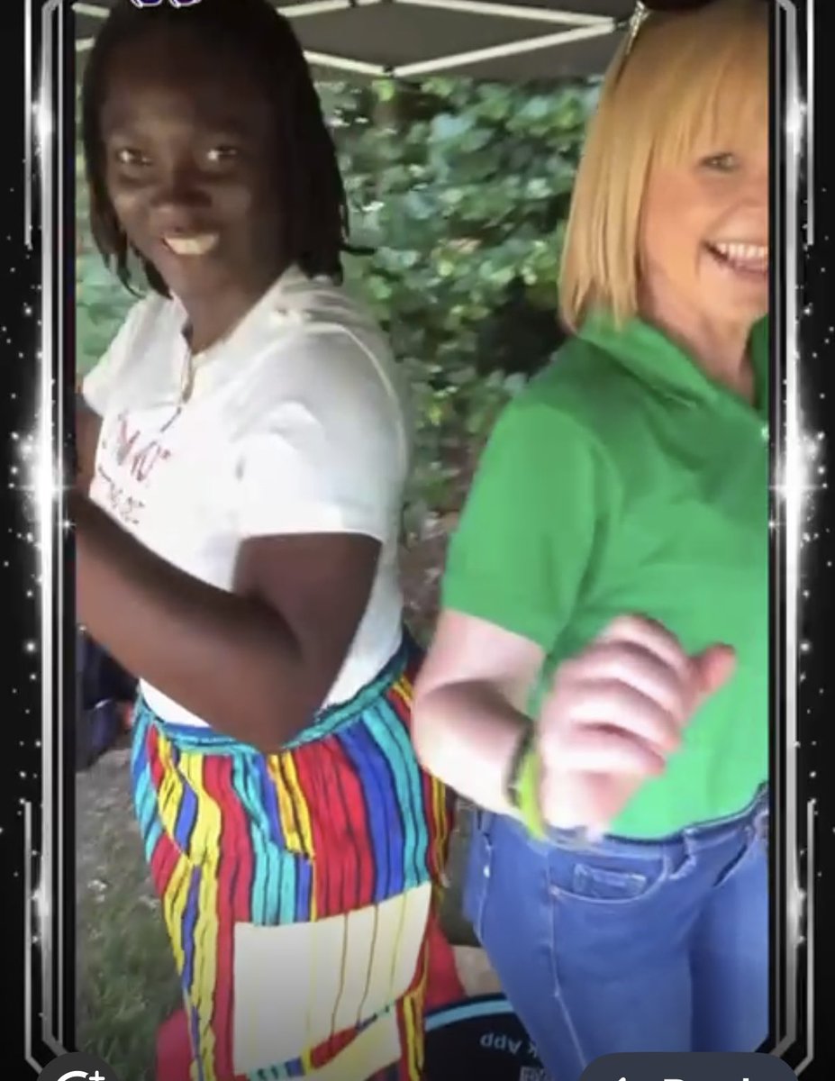 Amazing day at <a href="/belfastcc/">Belfast City Council</a> Refugee Picnic event. I was privileged to host a stand for <a href="/macmillancancer/">Macmillan Cancer Support</a> with the wonderful Tiwa from <a href="/IassistN/">iAssist-Ni</a> , lots of great engagement and some fun too #cityofsanctuary #refugeeweek 💚