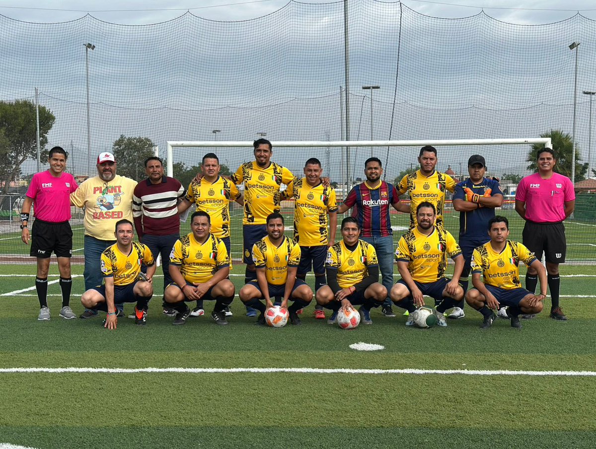 🟢 Pre Estatal de Juegos Magisteriales Sección 5 #Saltillo
El día de hoy, docentes de las regiones 1, 2 y 9; se reunieron en sana convivencia deportiva. 
#EverardoPadrón
#SNTEcontigo
#SNTENacional