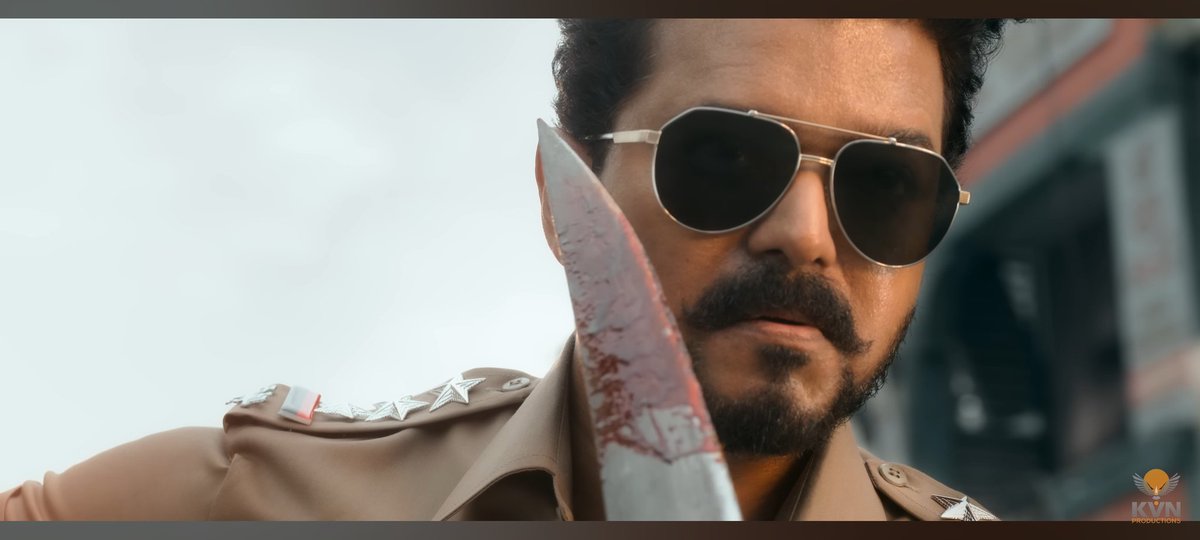 _mcshnizzle_'s tweet photo. @anirudhofficial @actorvijay @KvnProductions @hegdepooja @thedeol @Jagadishbliss @LohithNK01 @RamVJ2412 @PharsFilm That Look and BGM Blast uh🔥🔥 https://t.co/NI82Zr9s6x