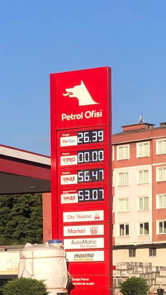 Başka ülkeler savaşıyor. 
Biz çöküyoruz.
Akaryakıt litresi bütün yabancı para altın ve borsaları solladı. 

#AkepeBiziBitirdi