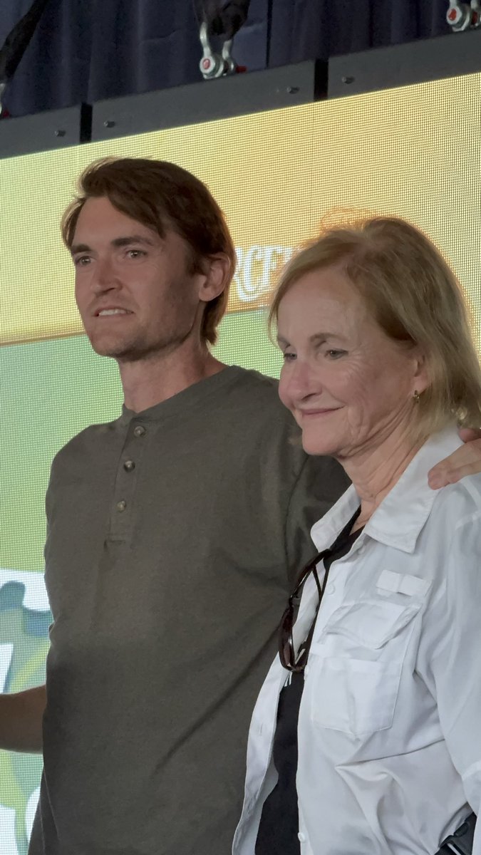 Martha Bueno (@buenoformiami) on Twitter photo This is the story of the incredible mother who never gave up and after 11.5 years got her son back. #FreeRoss
You are my hero Lyn Ulbricht! May God continue to bless you in your mission to free many more! <a href="/MACSentencing/">Mothers Against Cruel Sentencing (MACS)</a> This is the story of the incredible mother who never gave up and after 11.5 years got her son back. #FreeRoss
You are my hero Lyn Ulbricht! May God continue to bless you in your mission to free many more! <a href="/MACSentencing/">Mothers Against Cruel Sentencing (MACS)</a>
