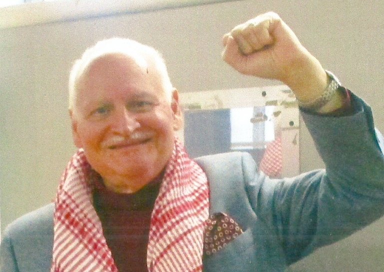 Comandante Carlos, dedicaste tu vida entera a la liberación de Palestina. La lucha sigue. Como revolucionarios del mundo, juramos que jamás te abandonaremos. ¡Venceremos!