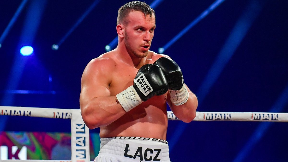 Piotr Łącz ,,zgasił jak świeczkę" Chorwata Marko Miluna w krótkim ale bardzo emocjonujacym pojedynku meldując sie tym samym w półfinale turnieju WBC. Wielkie gratulacje dla Polaka!!!