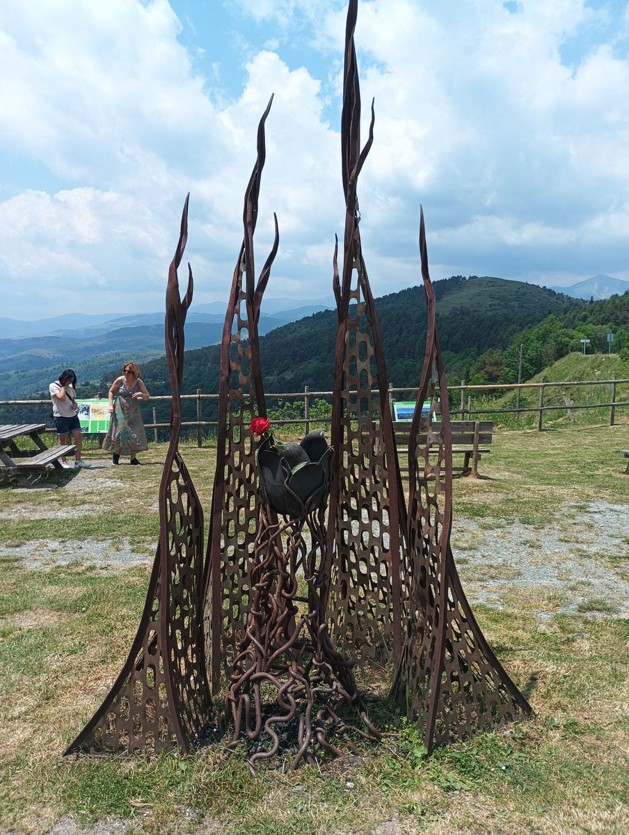 Tot a lloc i tot a punt . Bona flama.