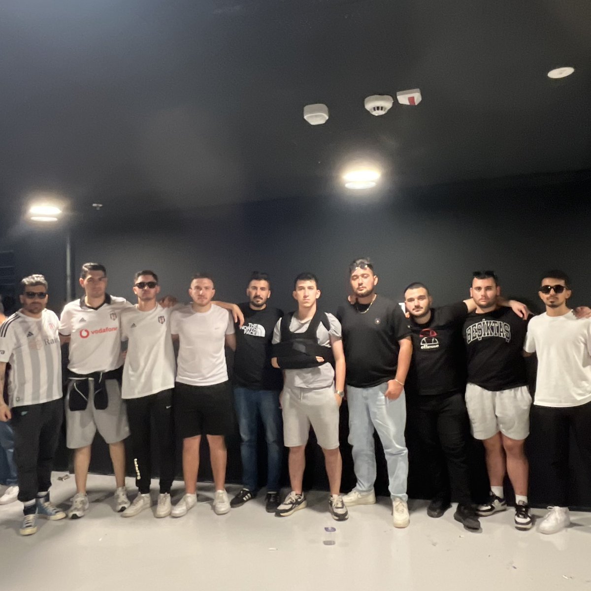 SANA GELMEDİĞİM GÜN ÖLDÜĞÜM GÜNDÜR BENİM!

Beşiktaş’ımızı basketbol finalinin serisinin 3. maçında yalnız bırakmadık.