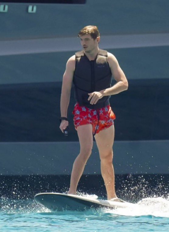 maxversnoopy's tweet image. 