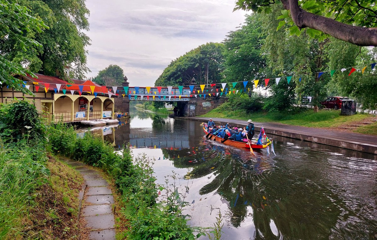 EdinburghUCS's tweet image. HUGE THANKS to everyone who called by our stalls, as part of the ever-wonderful 'Edinburgh Canal Festival', earlier today - we had a great time, and hope you did too :-)
We'll be back at the canal tomorrow, for our regular Sunday afternoon rowing-boat session - hope to see you!