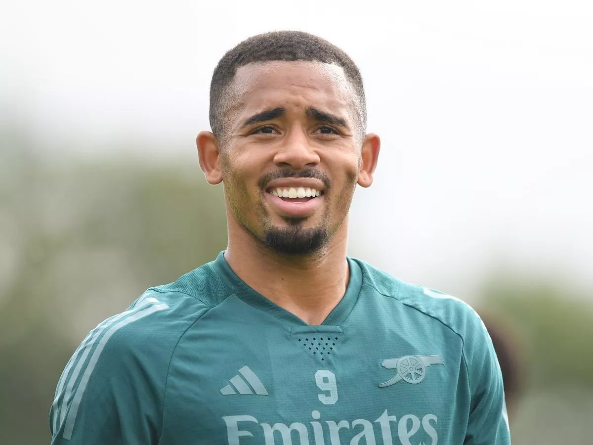 Do YOU think that Gabriel Jesus 🇧🇷 has a long term future at #Arsenal?! 🤔 ⚽️ 
🤔

RT for NO ❌                        Like for YES ✅