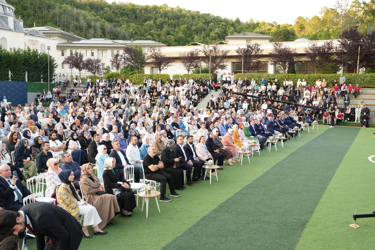 Kurulduğu günden bu yana  bilgi ve hikmet dengesiyle düşünce üreten, ahlaki değerleri merkeze alan bir eğitim anlayışını benimseyen NUN Eğitim ve Kültür Vakfı’nın 10. yıl kutlamasına katıldık.

İnsan merkezli bu anlamlı yolculukta; düşünmenin, sorumluluğun ve iyiliğin gücünü her